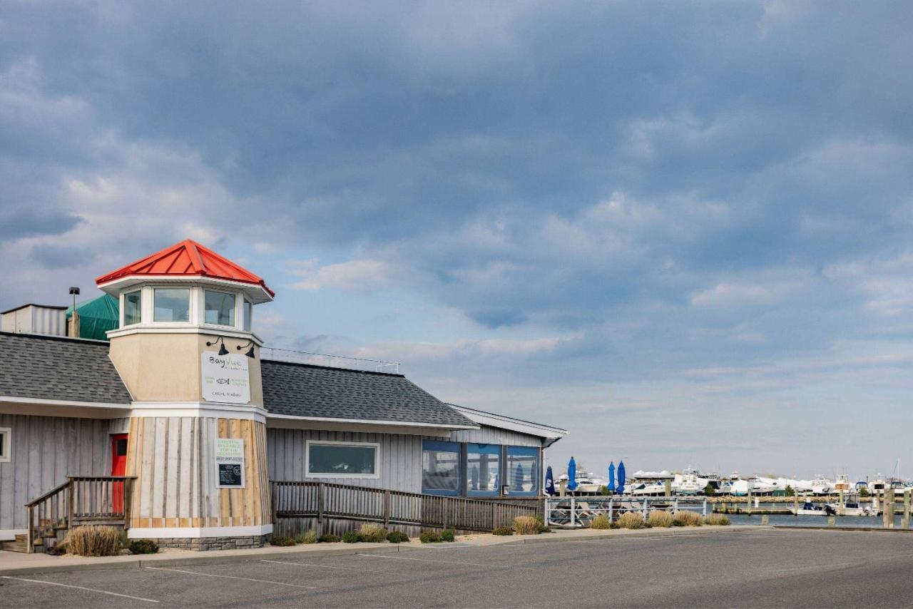 Super 8 By Wyndham Lindenhurst Экстерьер фото
