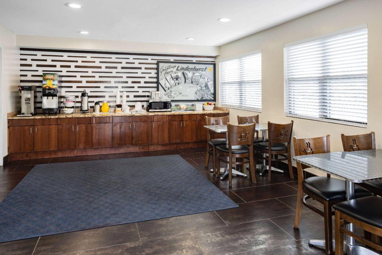 Super 8 By Wyndham Lindenhurst Экстерьер фото